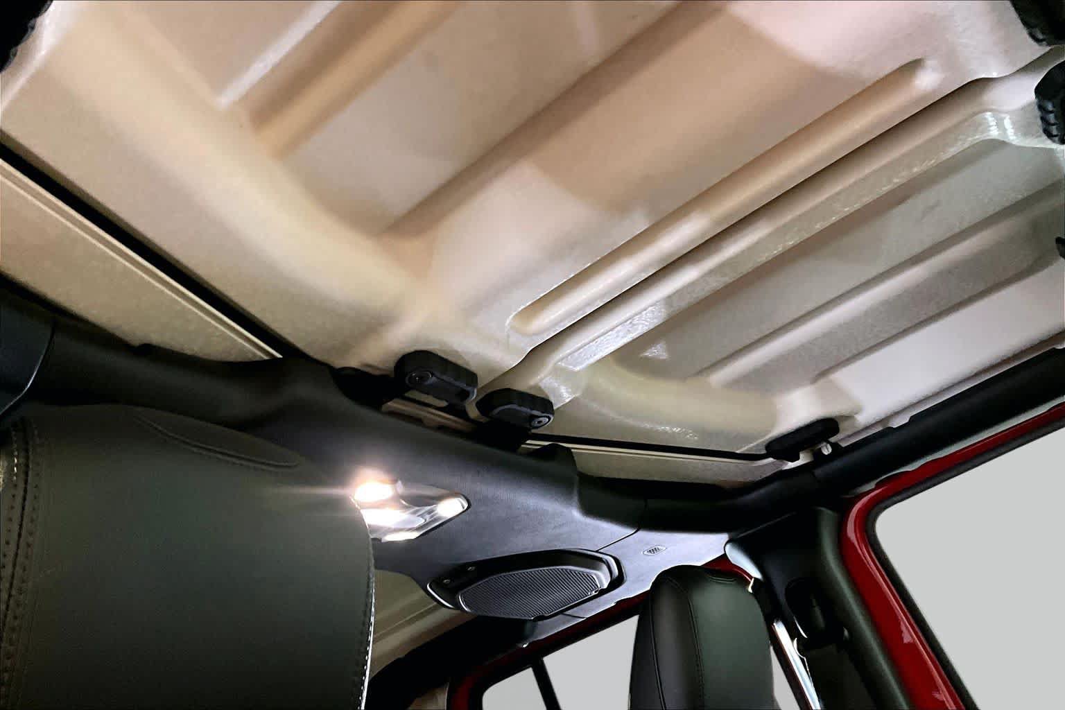 Used 2021 Jeep Gladiator Rubicon AWD/4WD image 14