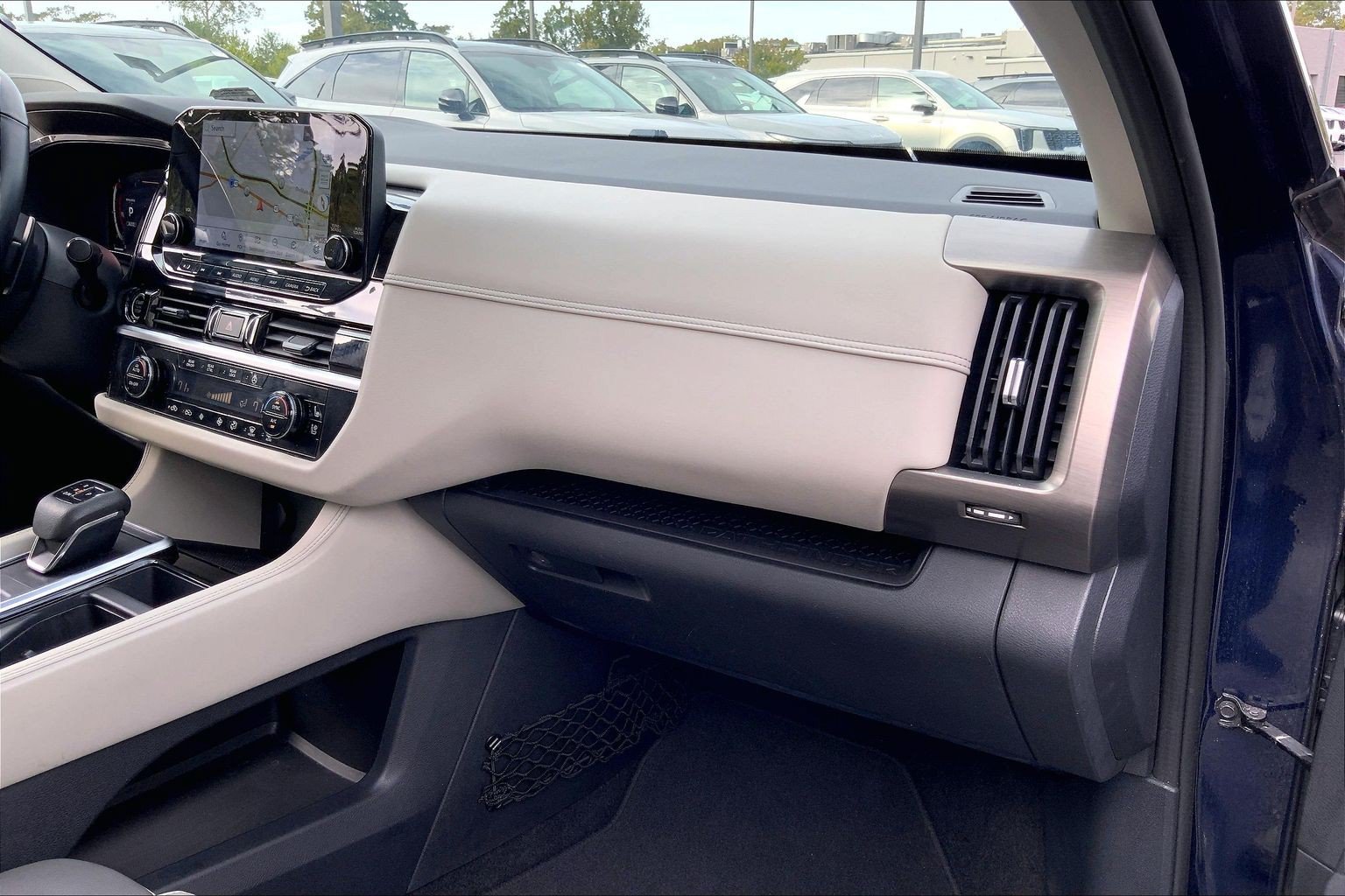 Used 2022 Nissan Pathfinder Platinum w/ Cargo Package AWD/4WD image 19