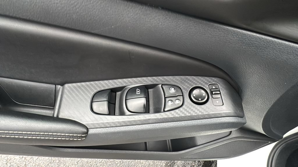 Used 2025 Nissan Altima 2.5 SV FWD image 13