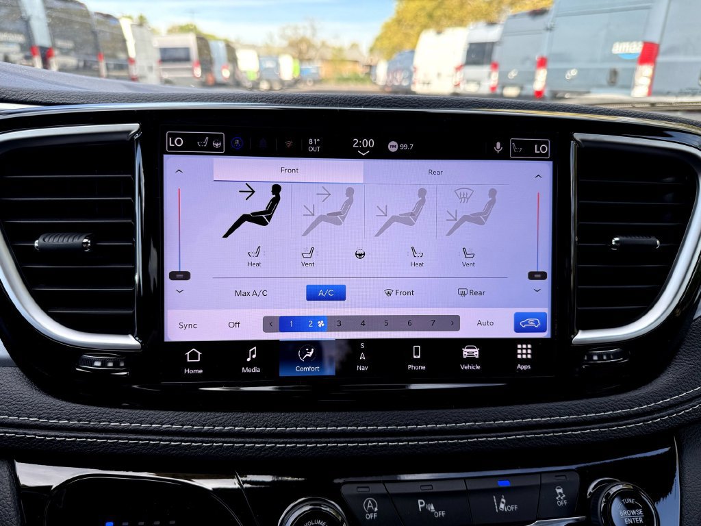 New 2026 Chrysler Pacifica Limited w/ Uconnect Theater Family Group FWD image 14