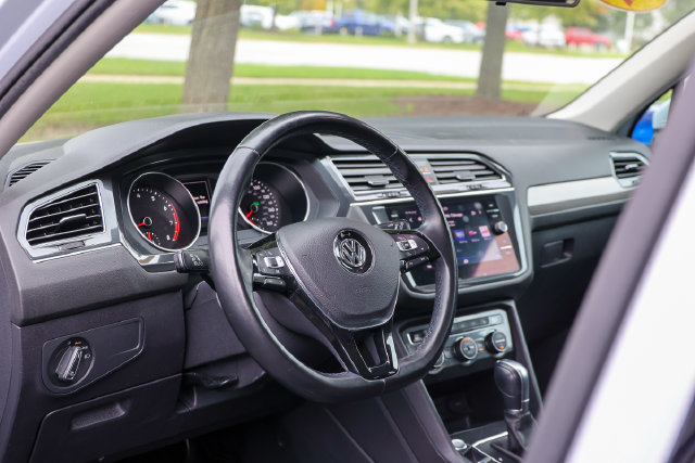 Used 2018 Volkswagen Tiguan SE w/ Panoramic Sunroof Package AWD/4WD image 26