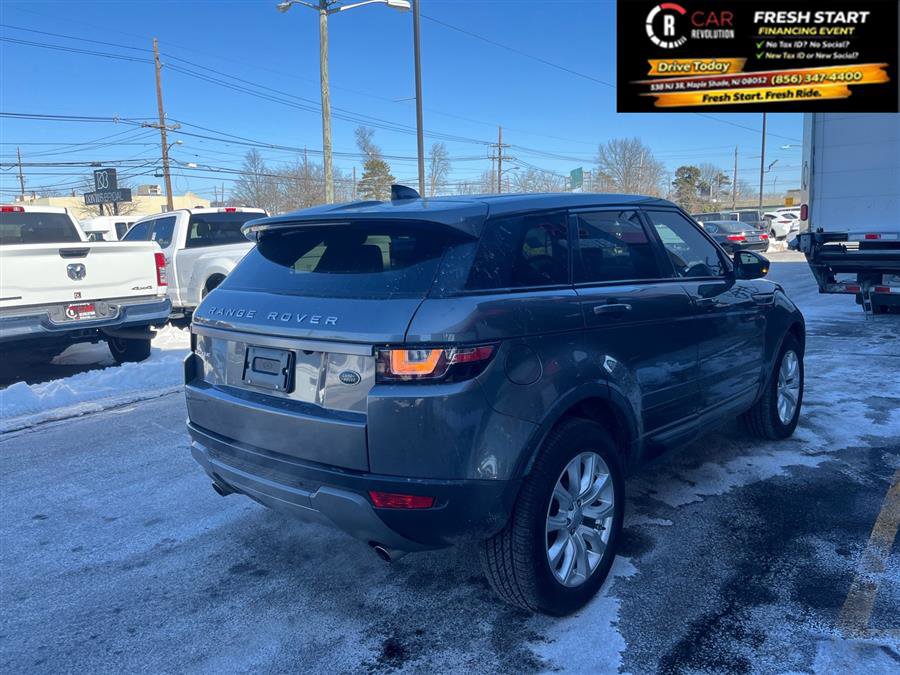 Used 2019 Land Rover Range Rover Evoque SE image 6