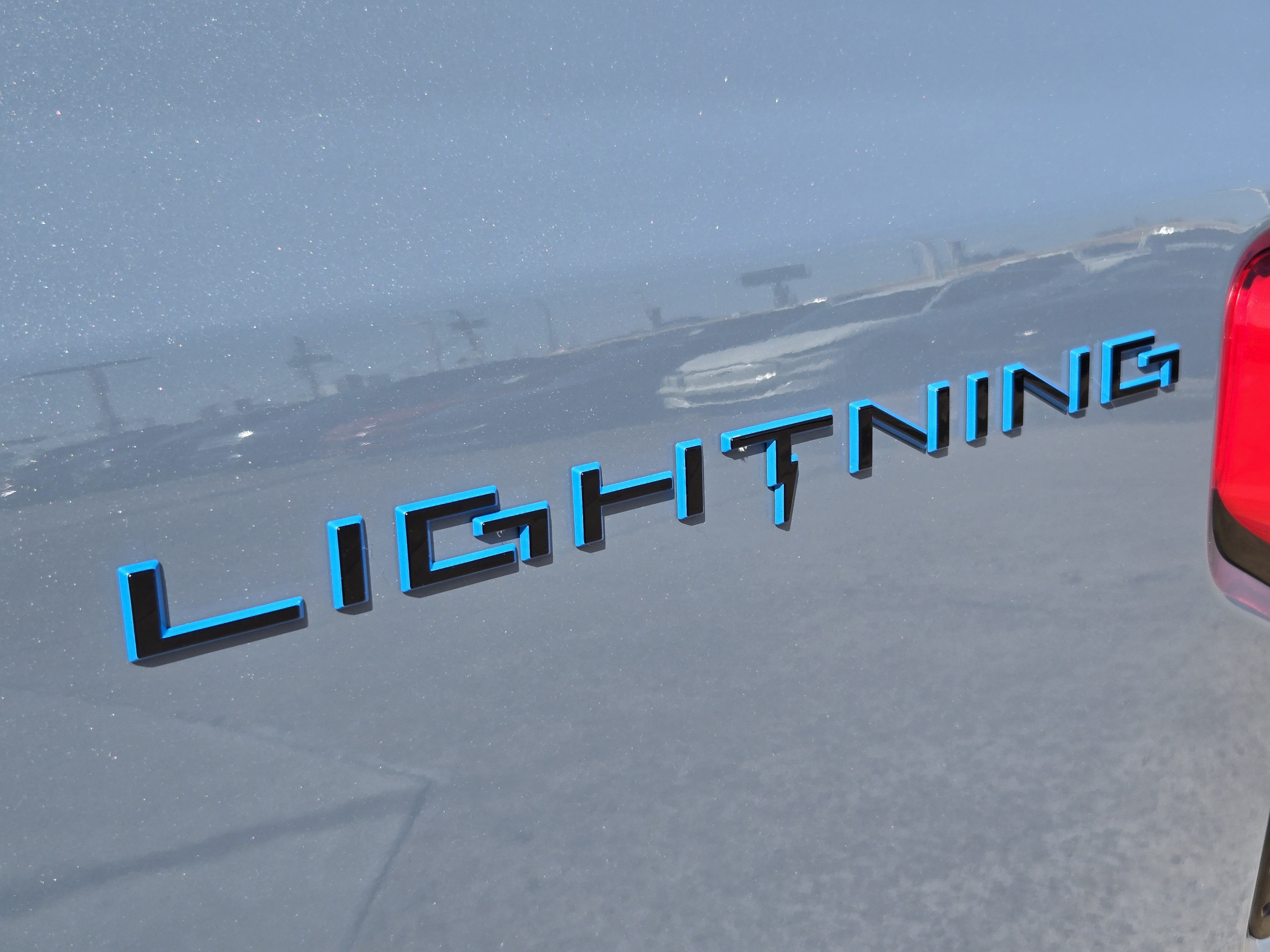 Used 2023 Ford F150 Lightning Platinum AWD/4WD image 8