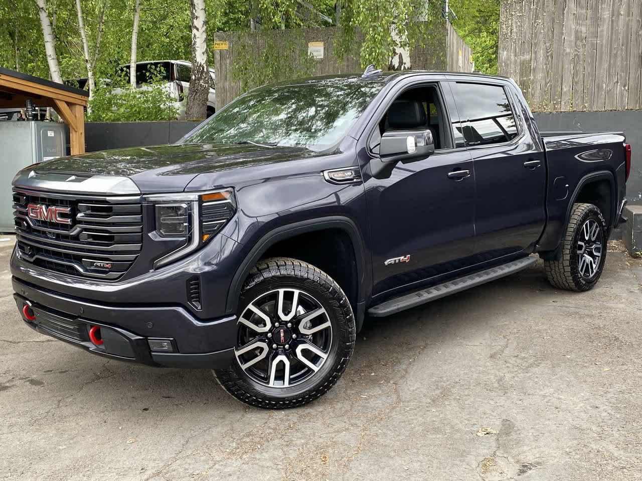 Used 2024 GMC Sierra 1500 AT4 w/ Technology Package AWD/4WD image 1