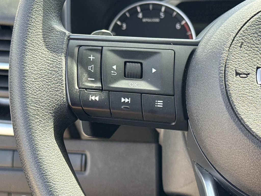 Certified 2024 Nissan Rogue SV FWD image 32