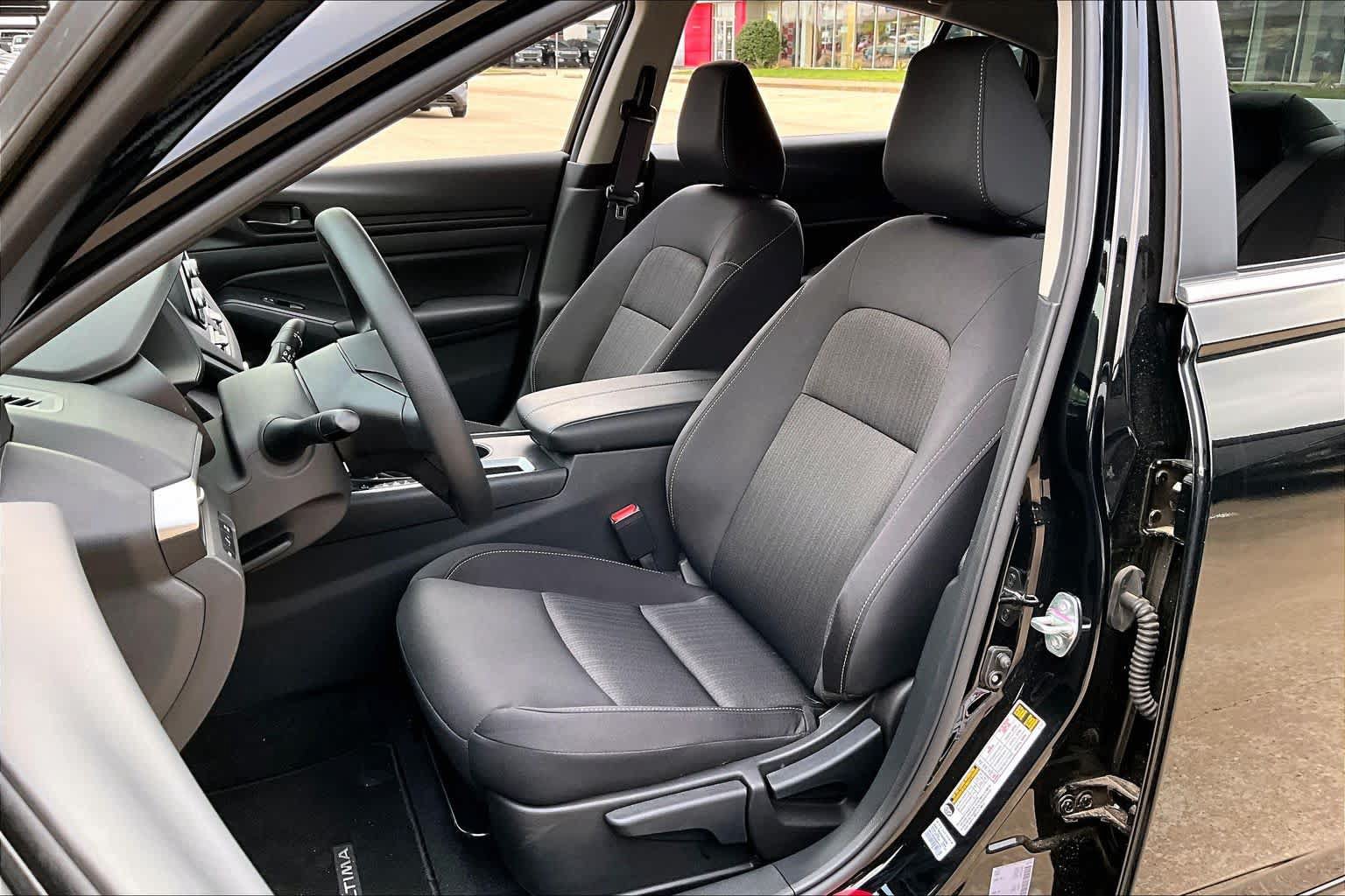 Certified 2025 Nissan Altima 2.5 S FWD image 7