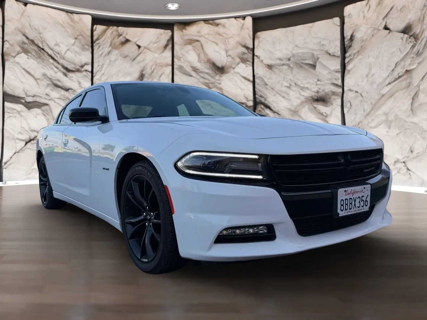 Used 2018 Dodge Charger R/T w/ Blacktop Package RWD image 3