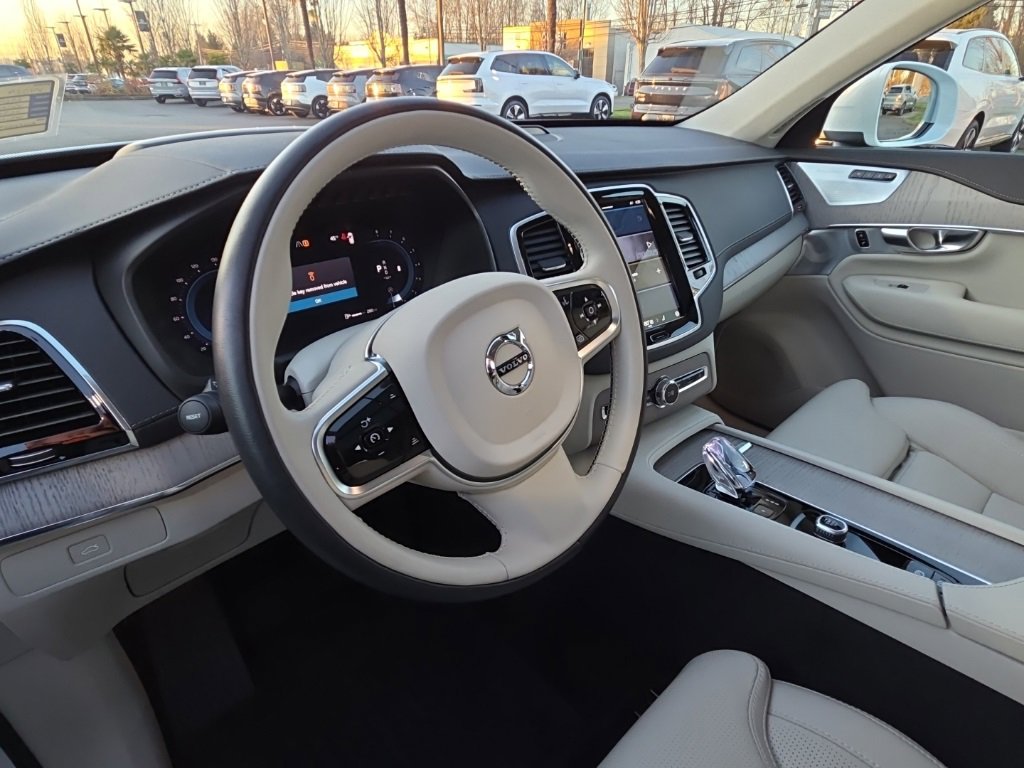 Used 2024 Volvo XC90 B6 Ultimate w/ Lounge Package image 7