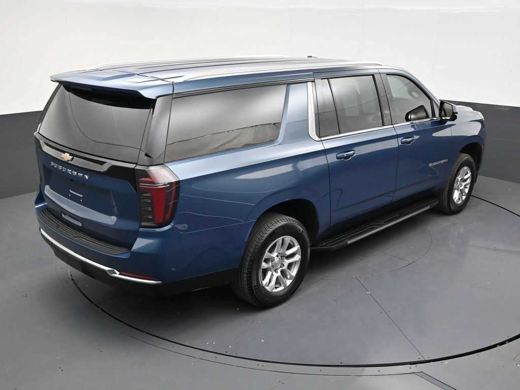 Used 2025 Chevrolet Suburban LS RWD image 18