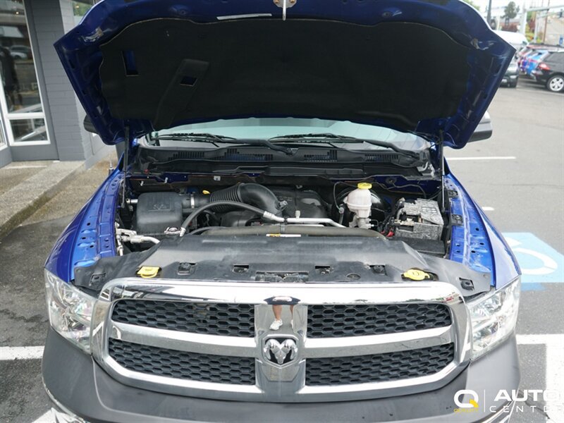 Used 2018 RAM 1500 ST w/ SXT Appearance Group AWD/4WD image 11