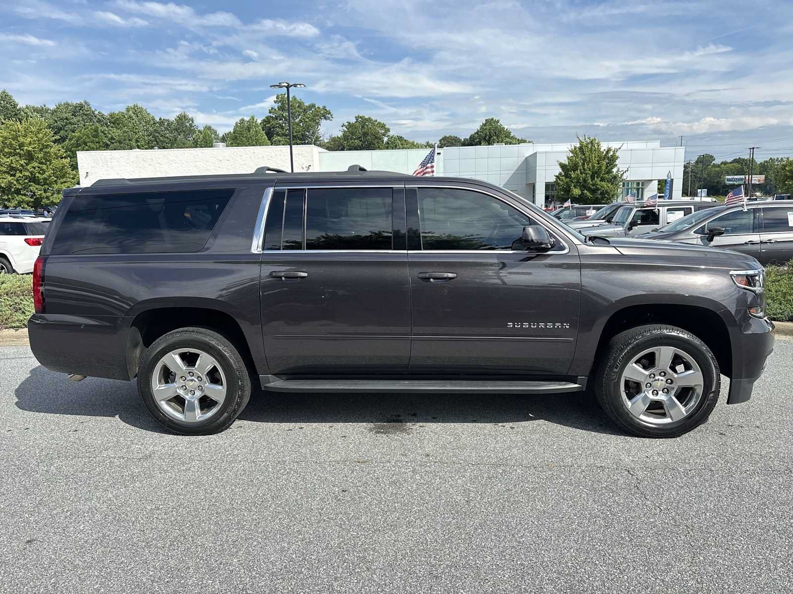 Used 2018 Chevrolet Suburban LS w/ All-Season Package AWD/4WD image 5