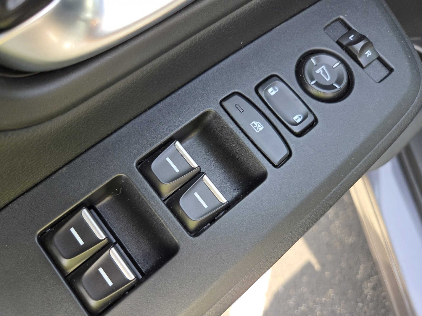 Certified 2025 Honda Pilot Touring image 30