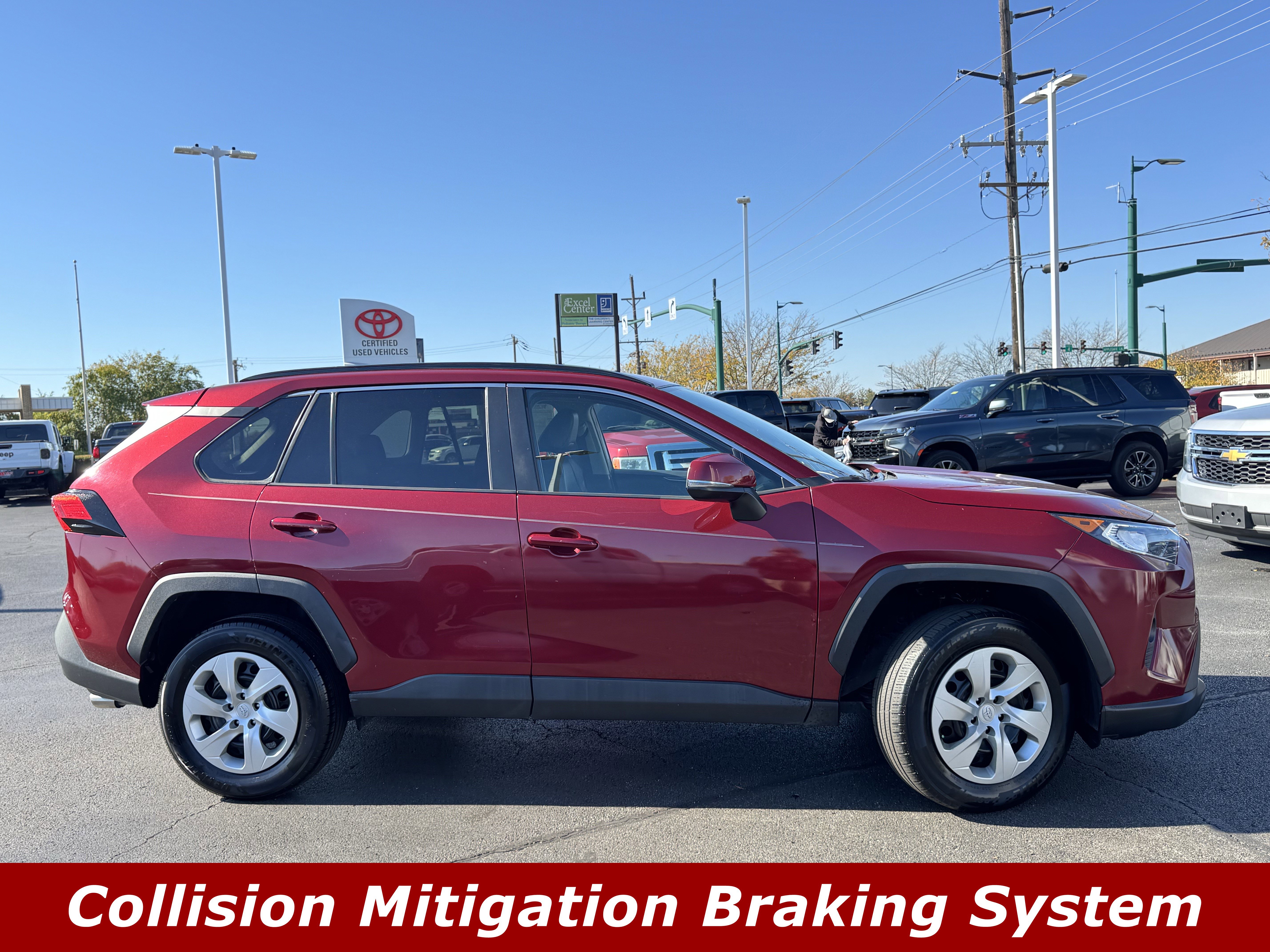 Used 2020 Toyota RAV4 XLE Premium image 2