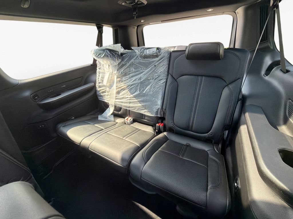 New 2026 Jeep Grand Wagoneer L Limited AWD/4WD image 27