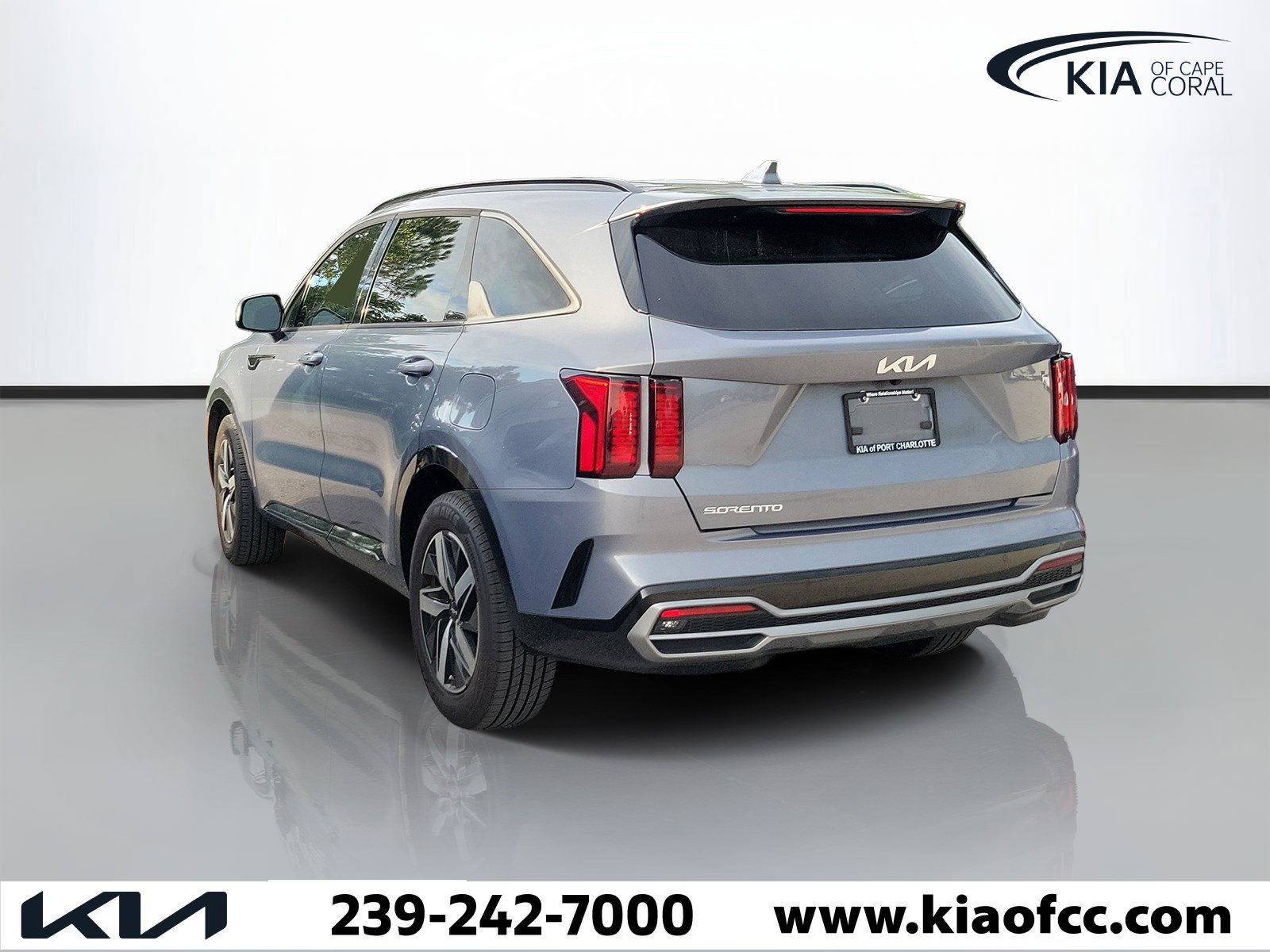 Certified 2023 Kia Sorento S FWD image 4
