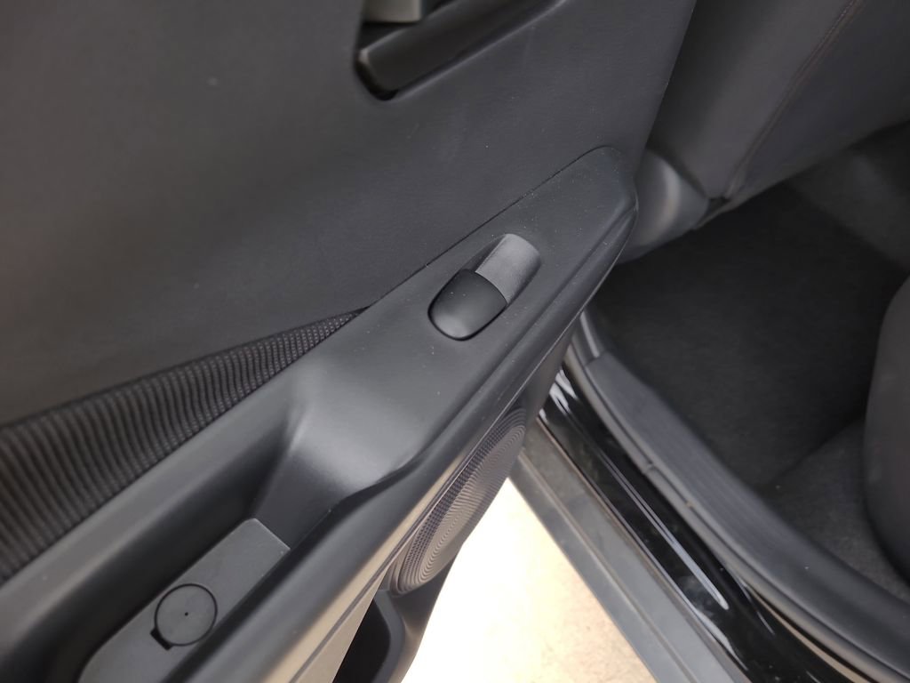 Certified 2025 Nissan Kicks Play S image 14