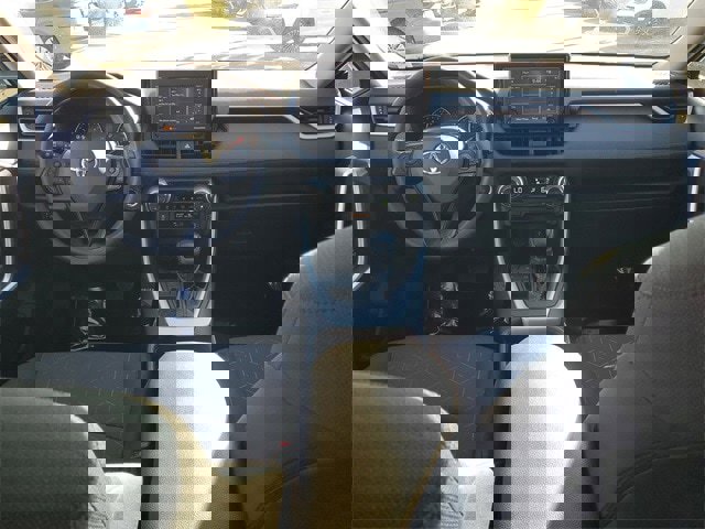 Used 2021 Toyota RAV4 XLE image 13