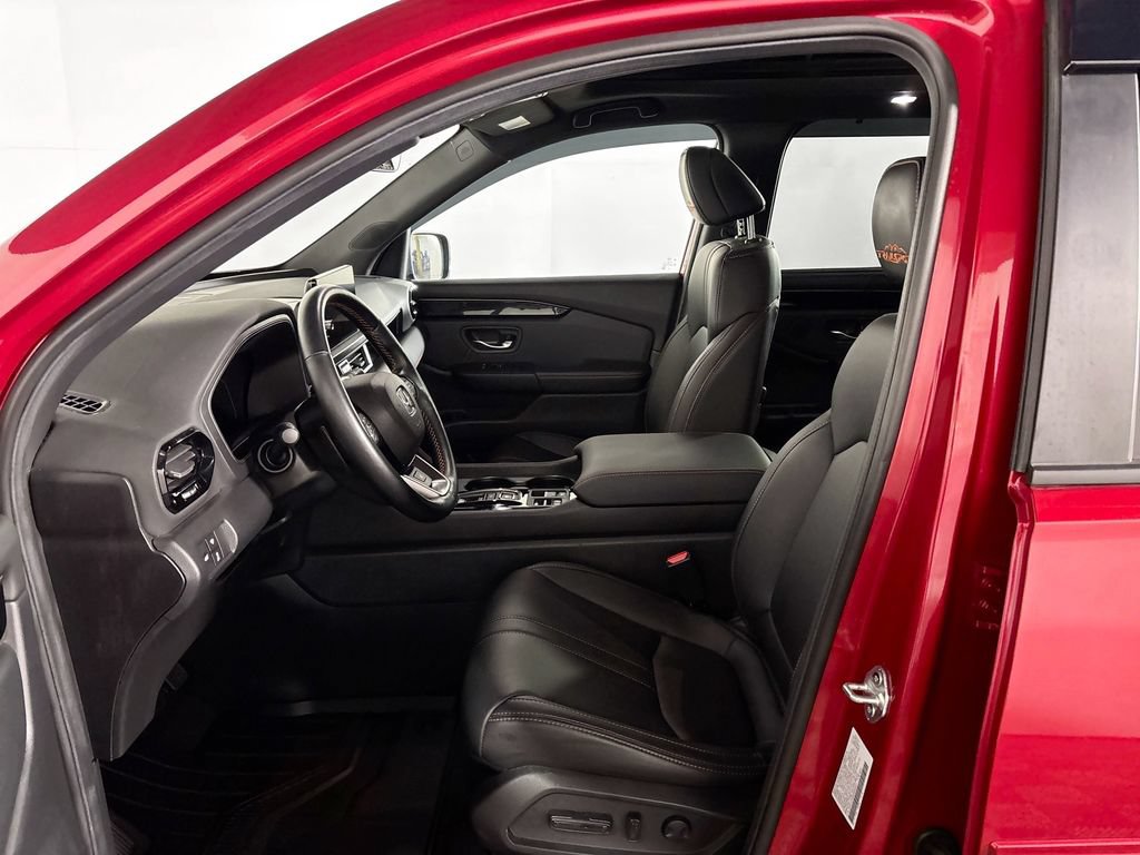 Certified 2025 Honda Pilot TrailSport image 12