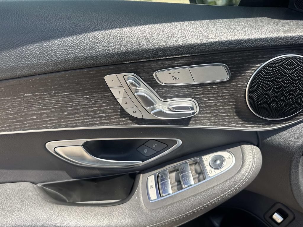 Used 2019 Mercedes-Benz C 300 Sedan image 22