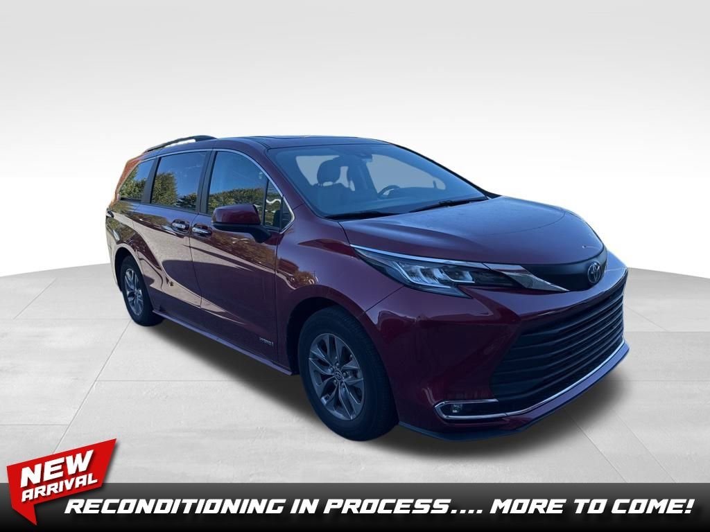 Certified 2021 Toyota Sienna XLE w/ XLE Plus Package