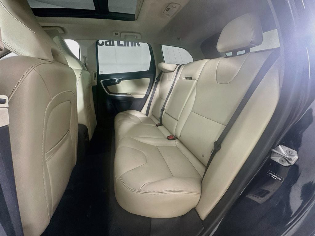Used 2017 Volvo XC60 T5 Inscription w/ Preferred Option Package AWD/4WD image 29