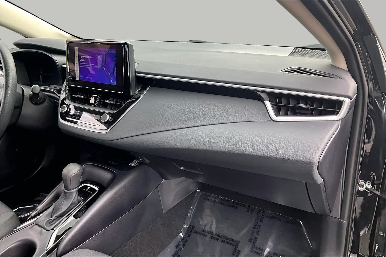 Used 2026 Toyota Corolla LE w/ LE Premium Package FWD image 18
