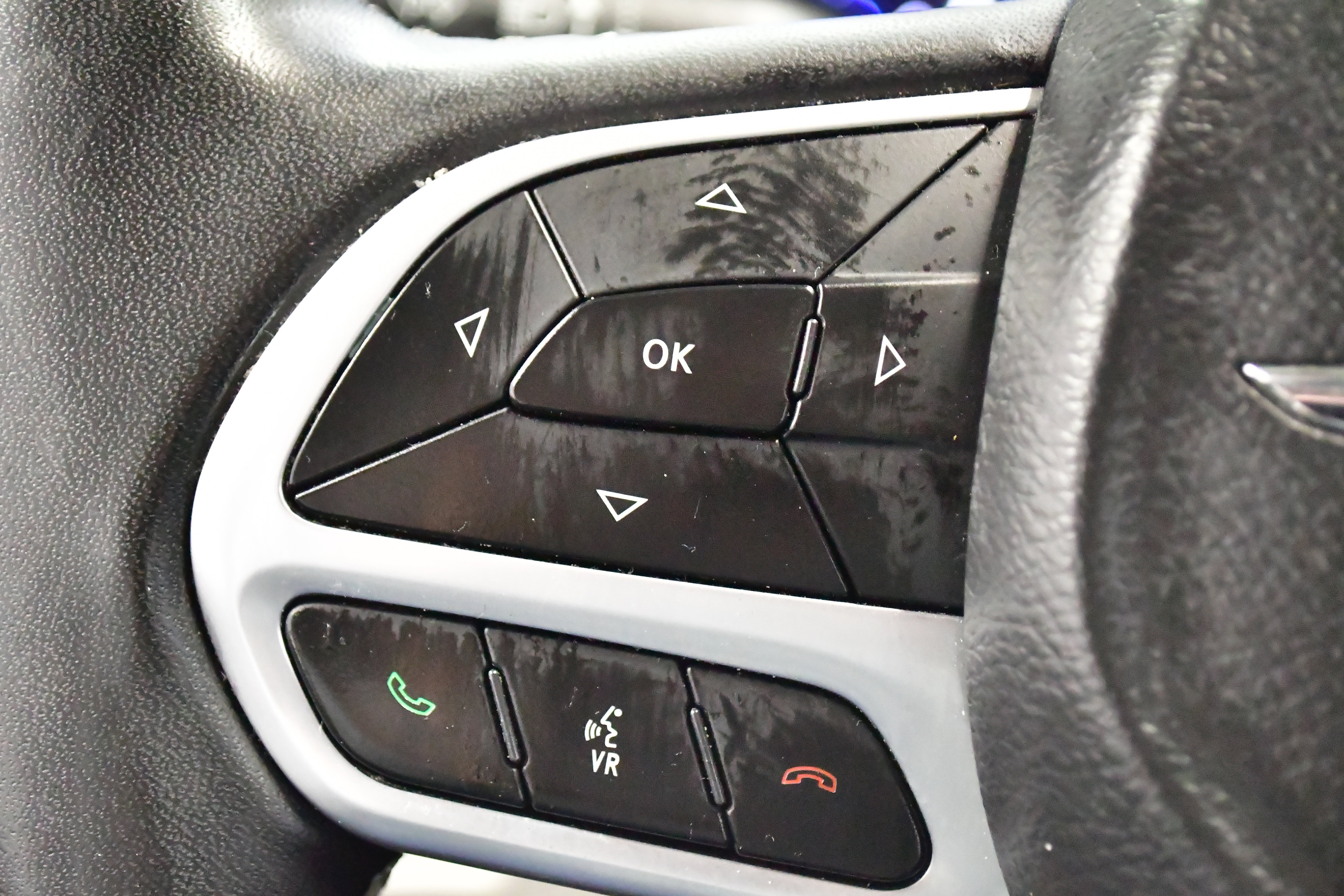 Used 2023 Chrysler Pacifica Touring-L FWD image 24