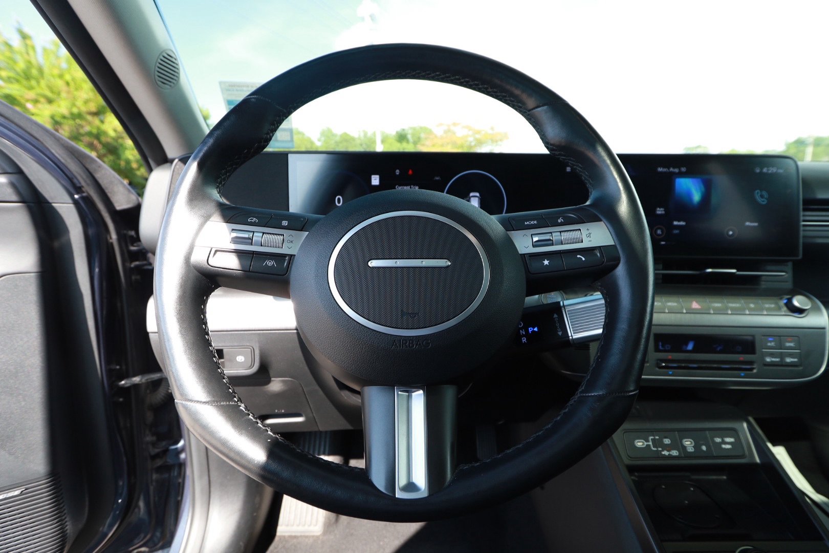 Used 2024 Hyundai Kona Limited AWD/4WD image 10