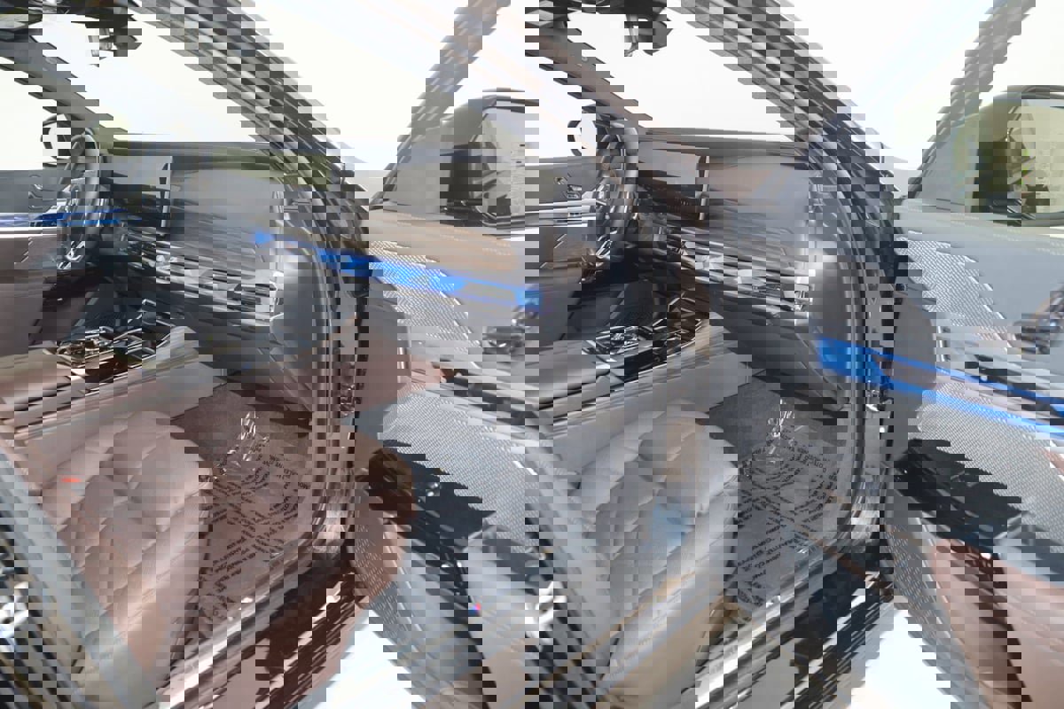 Used 2023 BMW 740i w/ Parking Assistance Package image 58