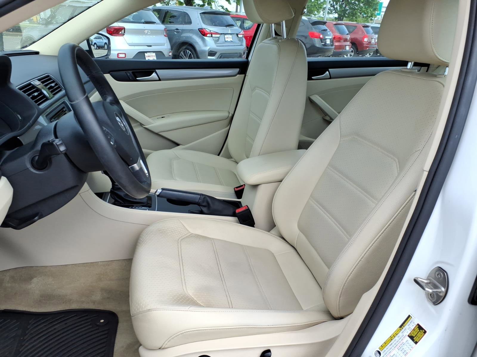 Used 2015 Volkswagen Passat 1.8T Limited Edition FWD image 10
