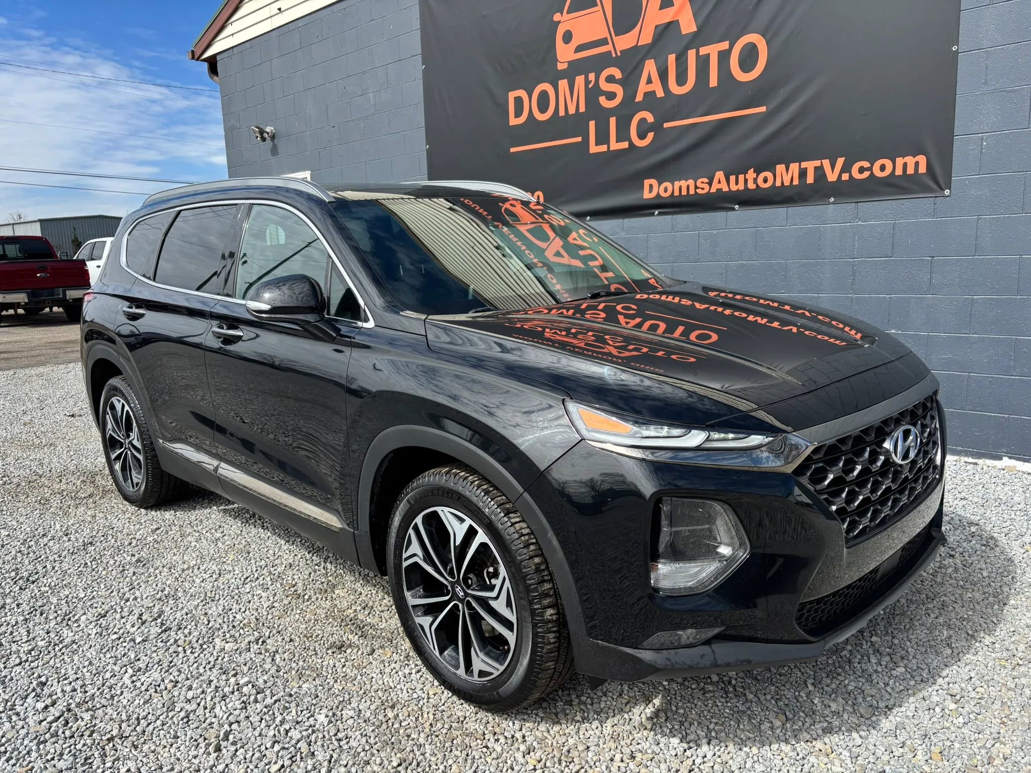 Used 2019 Hyundai Santa Fe Limited w/ Cargo Package image 4
