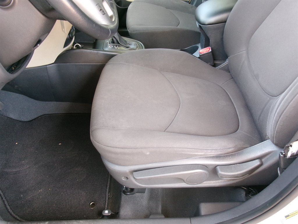 Used 2011 Kia Soul ! FWD image 13