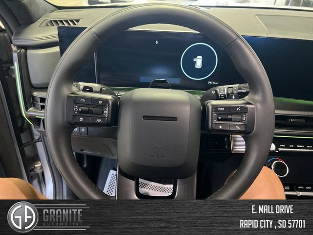 Used 2025 Hyundai Santa Fe Calligraphy AWD/4WD image 10