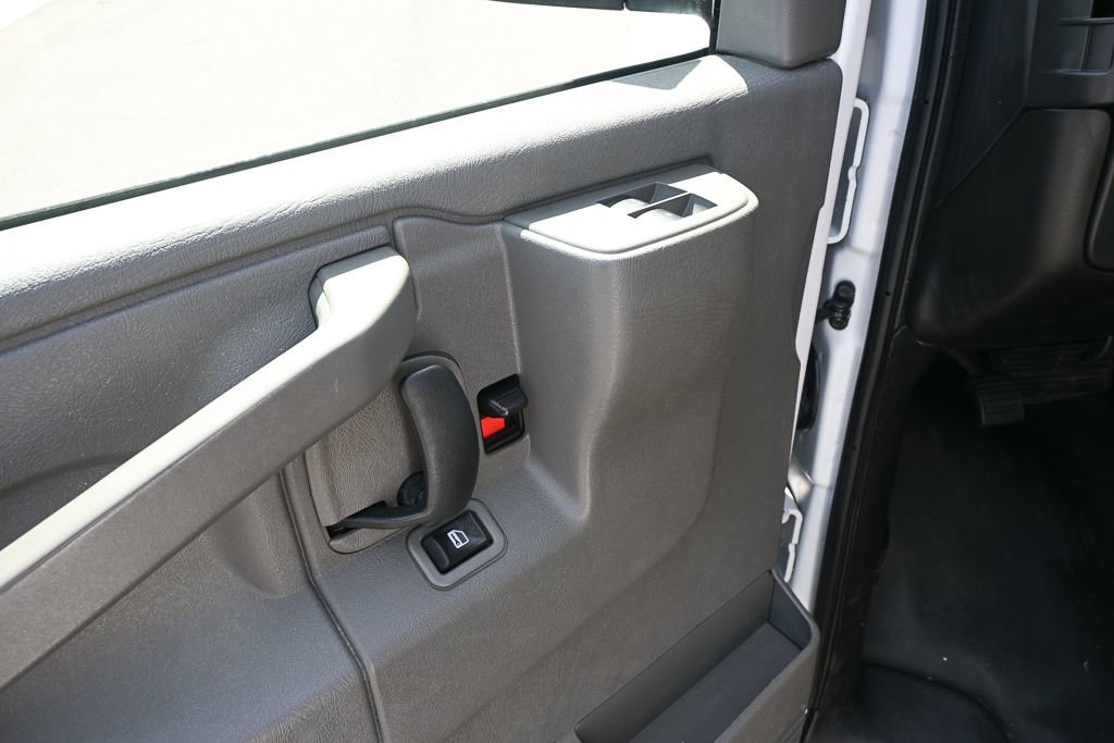 Used 2020 GMC Savana 2500 w/ Driver Convenience Package image 8