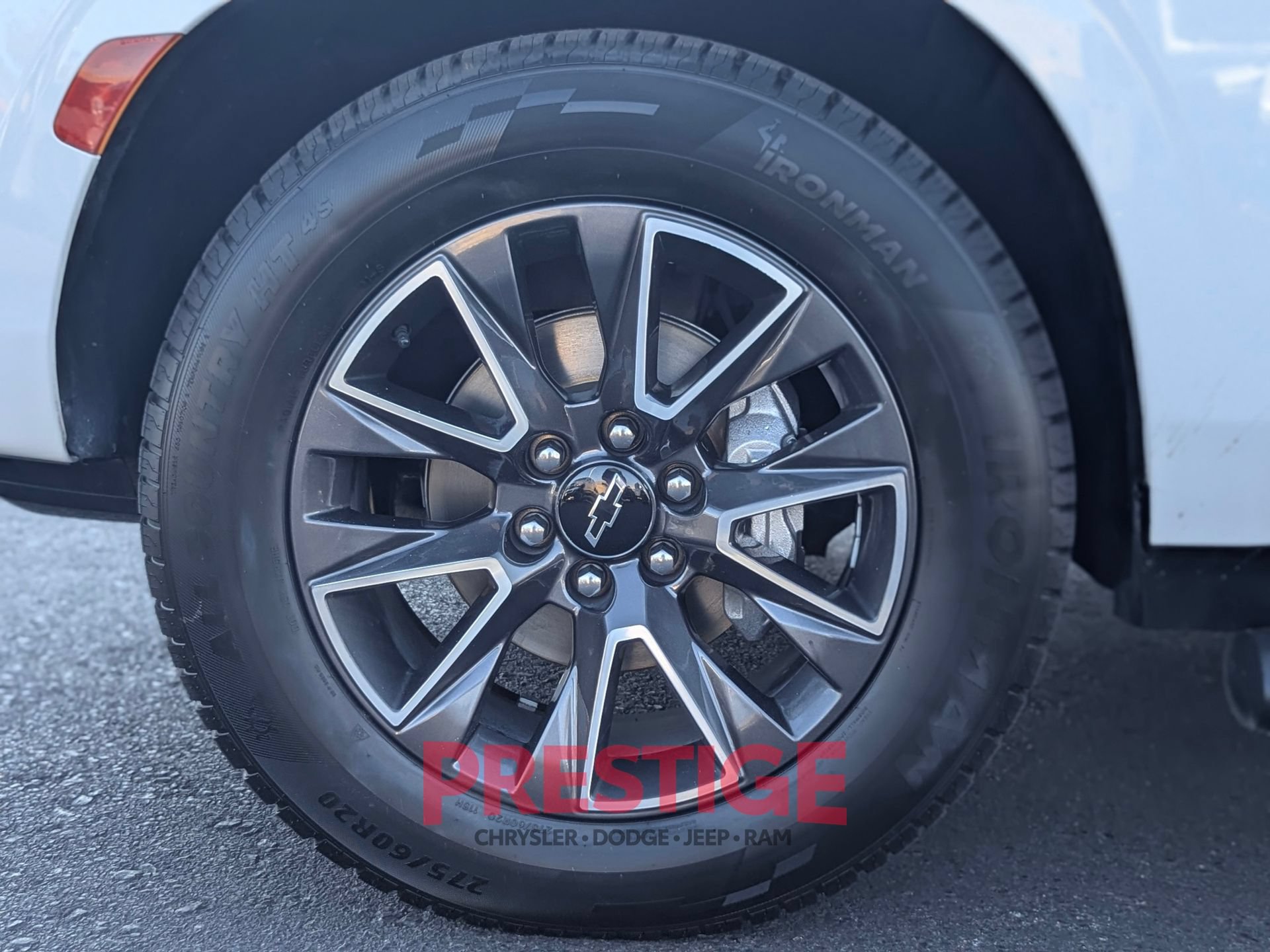 Used 2021 Chevrolet Suburban Z71 w/ Z71 Off-Road Package AWD/4WD image 17