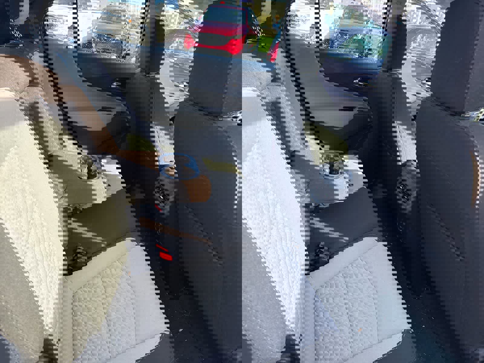 Used 2019 Chevrolet Equinox LS FWD image 23