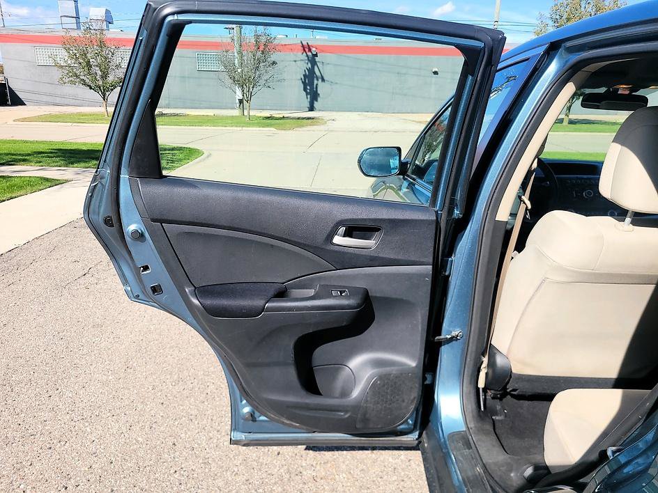 Used 2015 Honda CR-V LX image 29