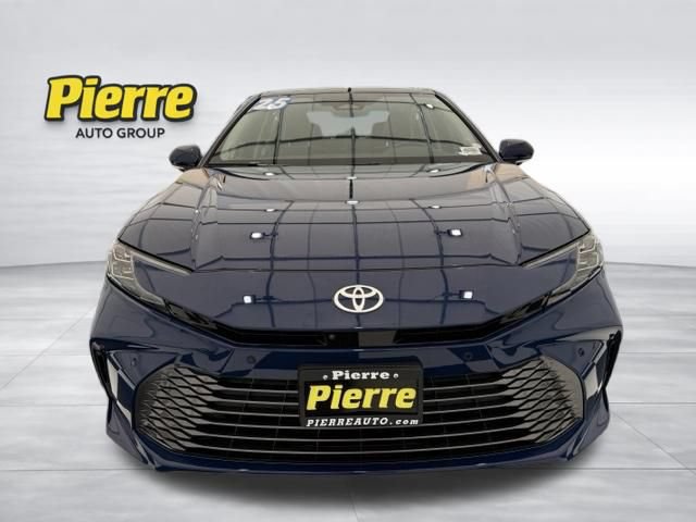 Used 2025 Toyota Camry XLE AWD/4WD image 8