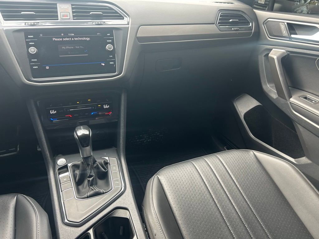 Certified 2022 Volkswagen Tiguan SE R-Line image 11