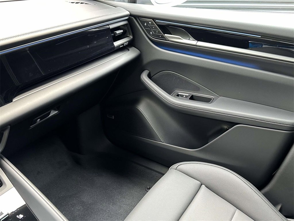 New 2025 Porsche Macan 4S Electric image 28