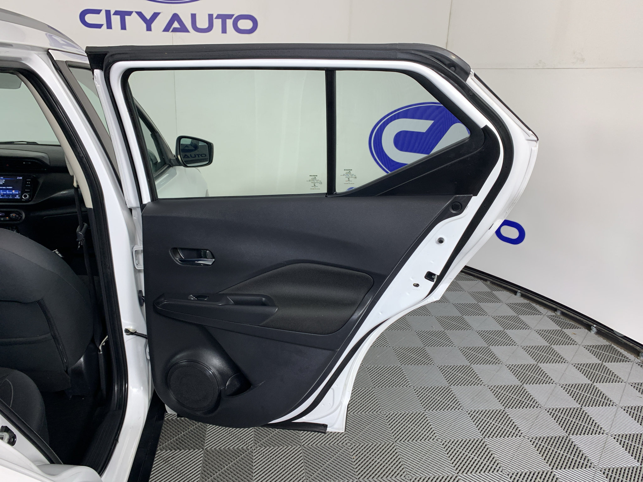 Used 2022 Nissan Kicks SV FWD image 31