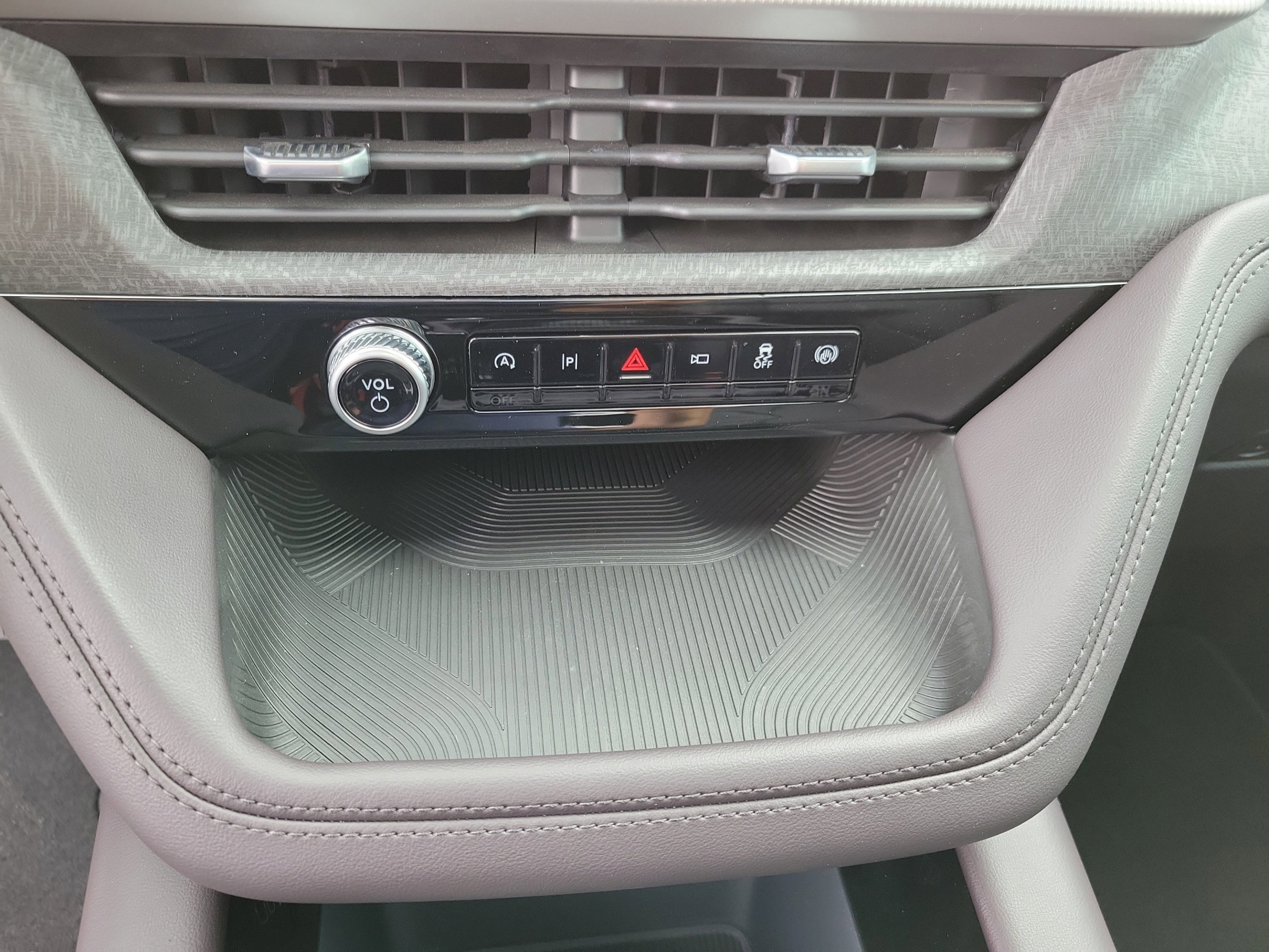 New 2026 Ford Explorer Platinum RWD image 31