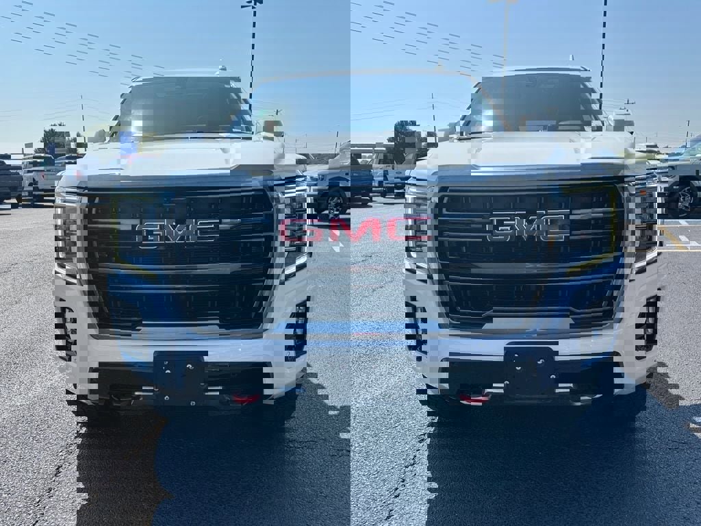 Used 2022 GMC Yukon AT4 w/ Max Trailering Package image 3