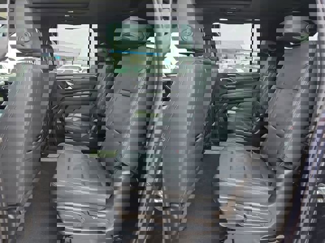 Used 2022 Chevrolet Suburban Z71 w/ Luxury Package AWD/4WD image 11