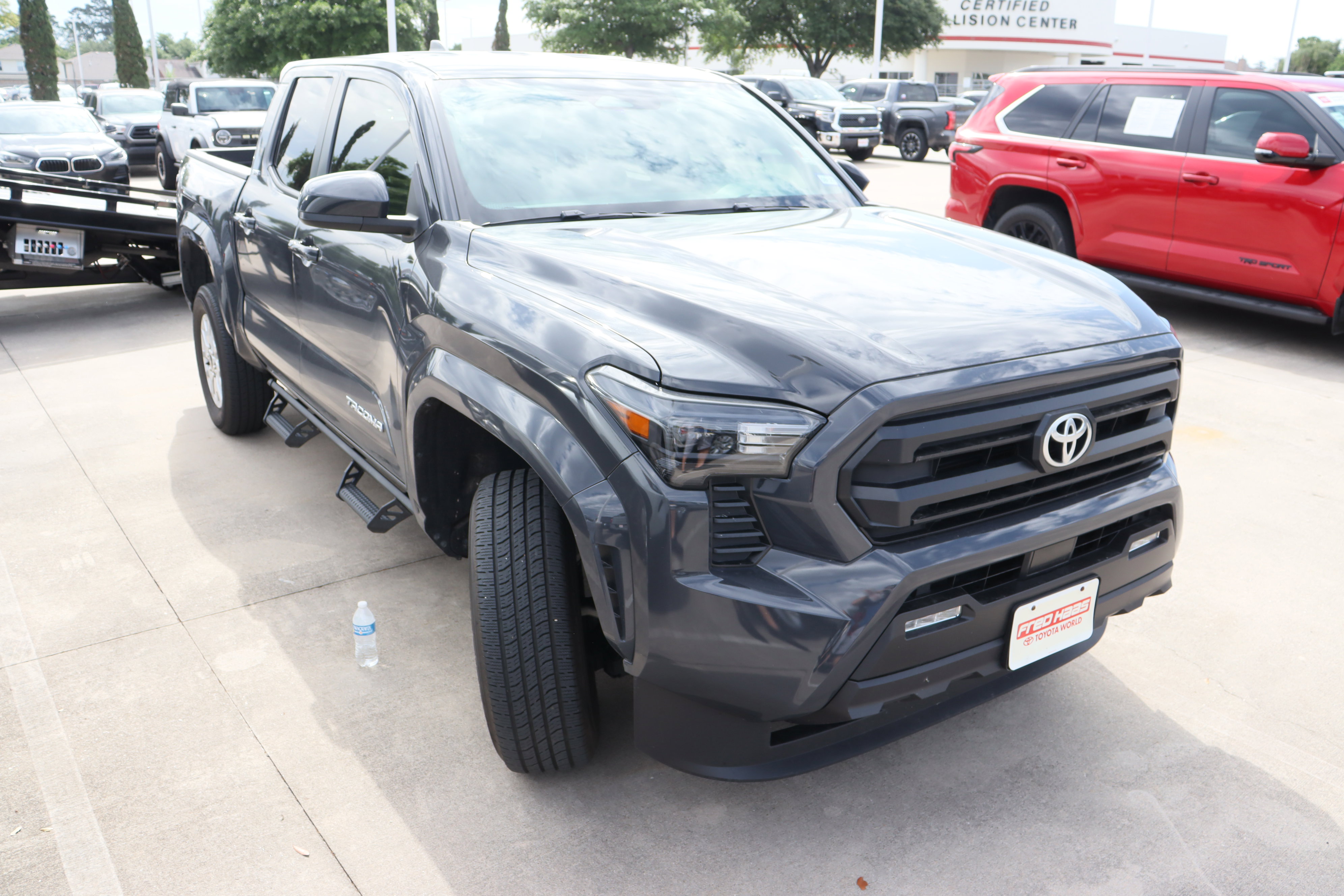 Used 2025 Toyota Tacoma SR5 image 2