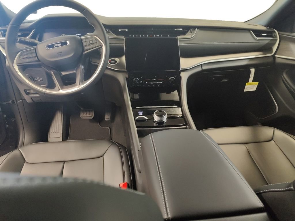 New 2025 Jeep Grand Cherokee L Limited w/ Black Appearance Package image 12