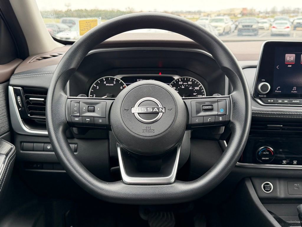 Used 2023 Nissan Rogue SV image 16