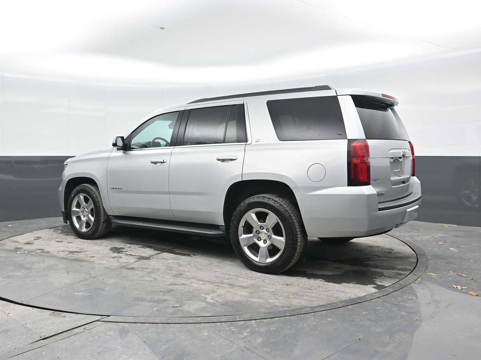 Used 2016 Chevrolet Tahoe LT w/ Luxury Package image 2