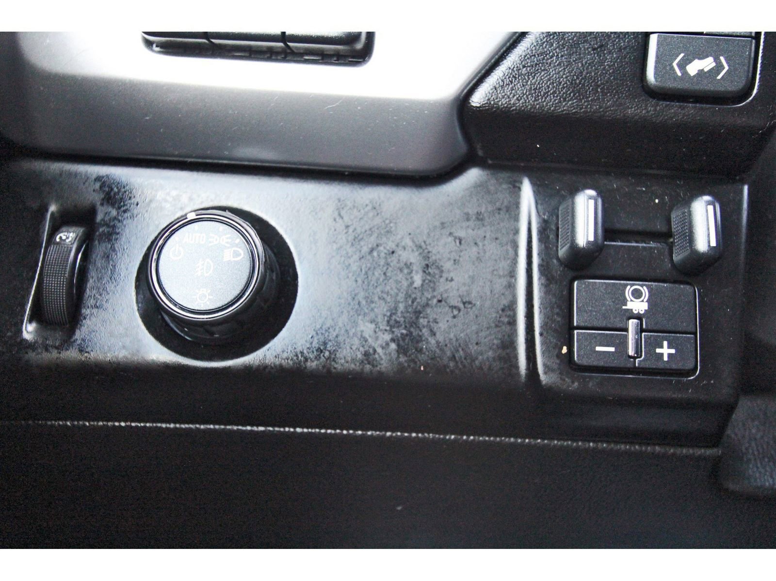 Used 2020 Chevrolet Tahoe Premier w/ Premier Plus Edition image 20