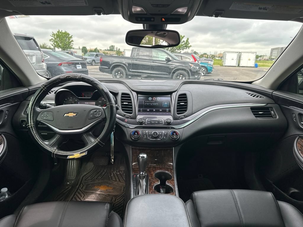Used 2015 Chevrolet Impala LT FWD image 18